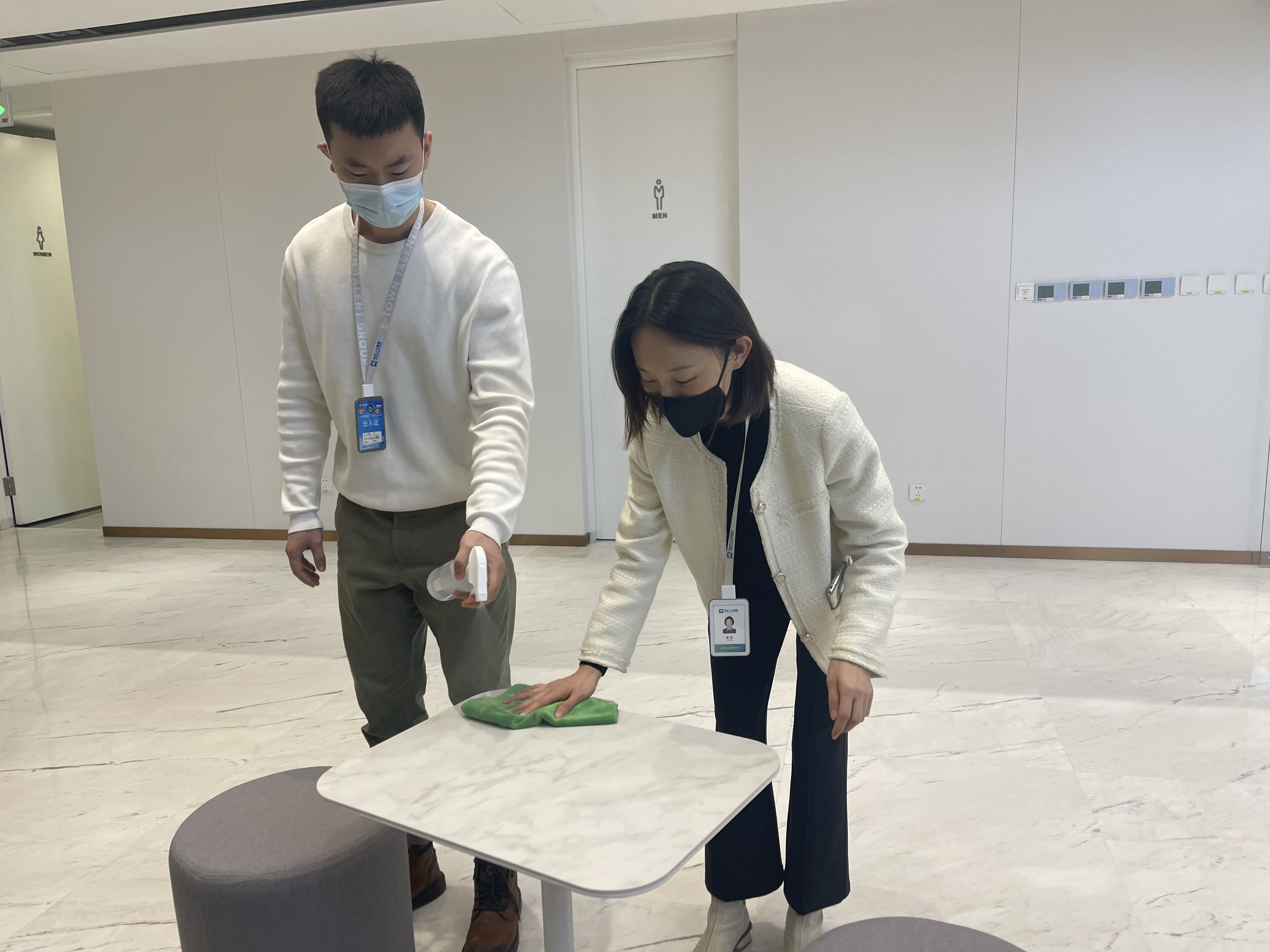 “疫”尘不染，，，，，亦庄亚星集团开展“爱国防疫卫生”活动
