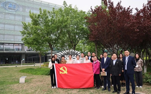 亦庄亚星集团组织开展“体验科技创新成果 坚定亚星强国战略”主题党日活动